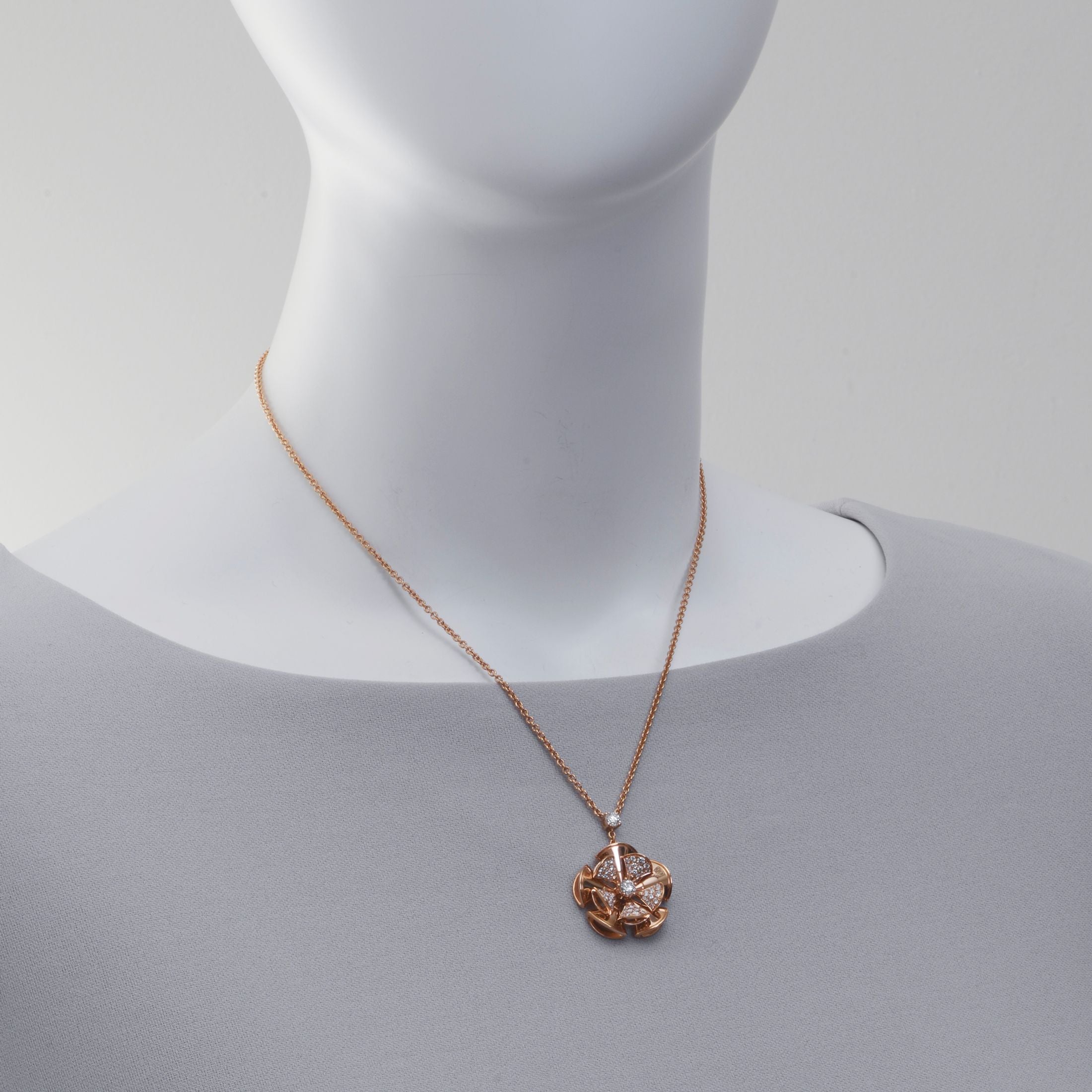 18K BVLGARI DIVAS' DREAM Necklace
