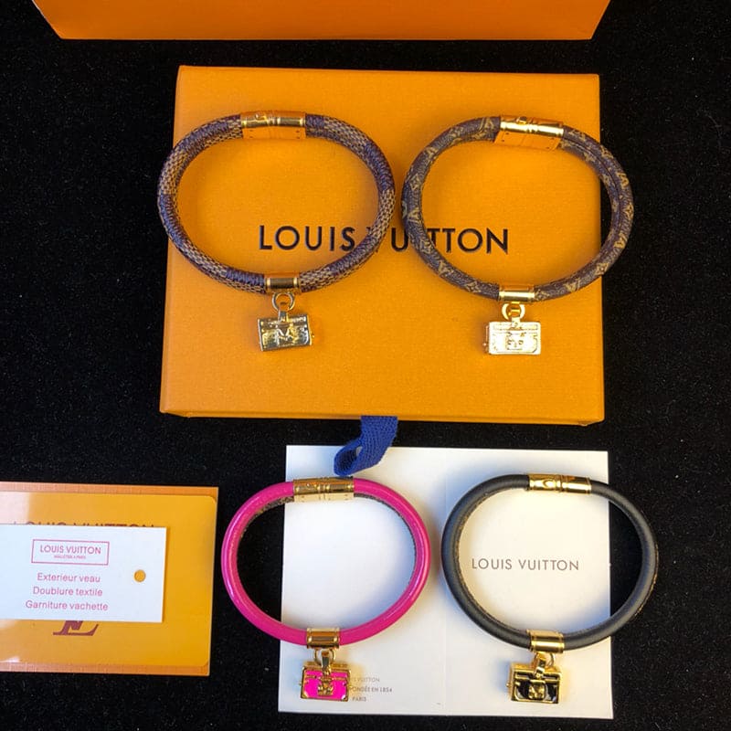 18K Louis Vuitton Brassie Quipu It Twice Trunk Motif Bracelet