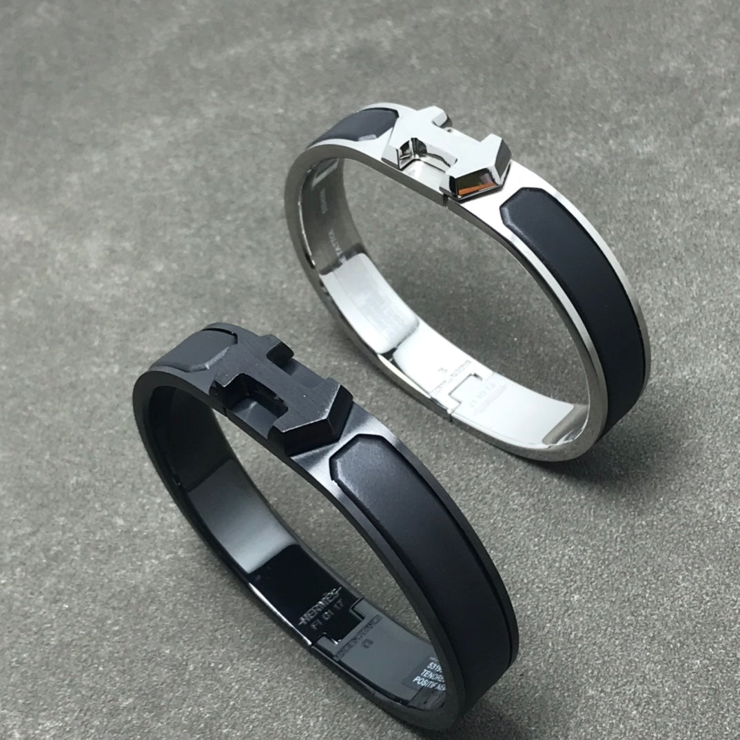 18K Super Hermes Black Bracelet