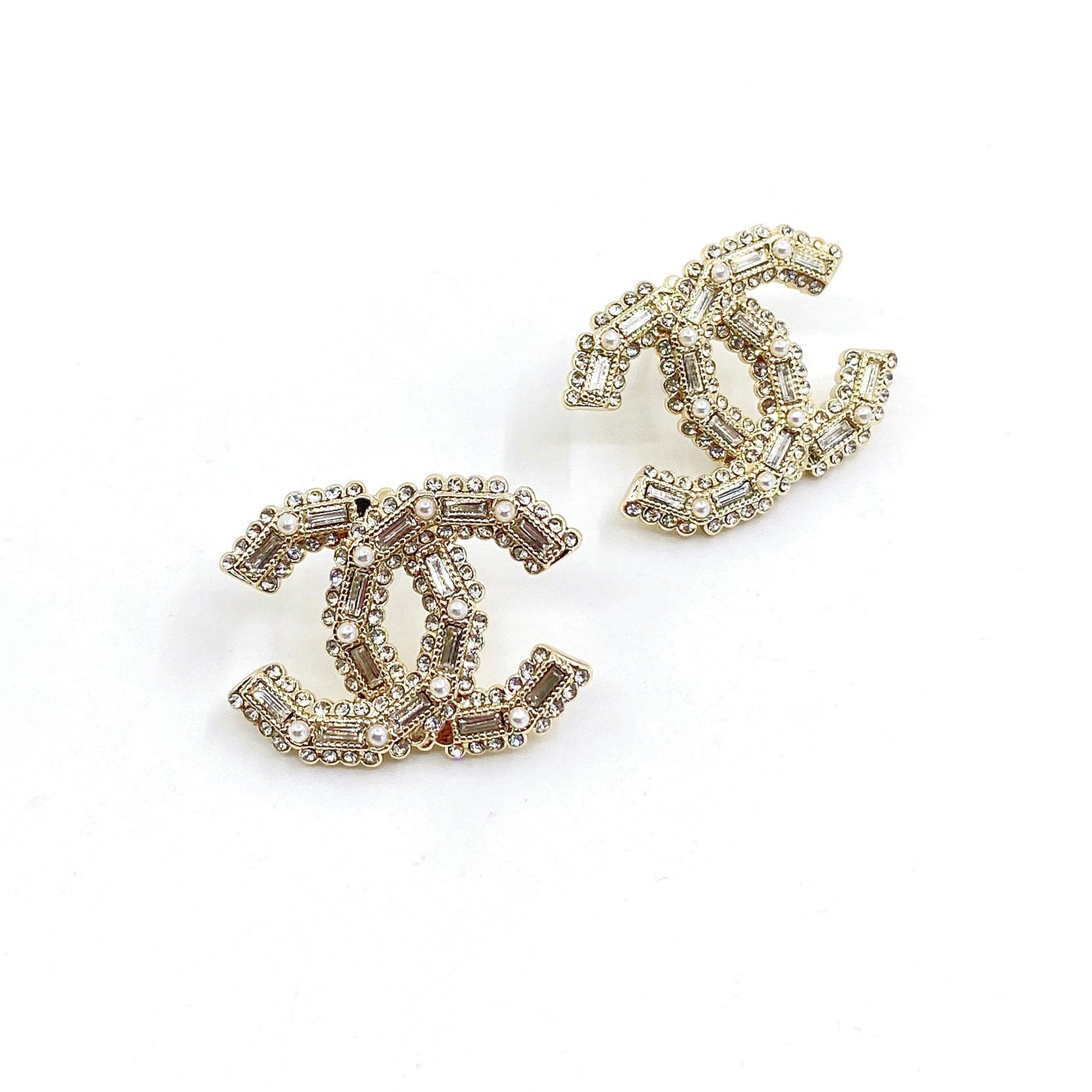 18K  Chanel Push Back Earrings