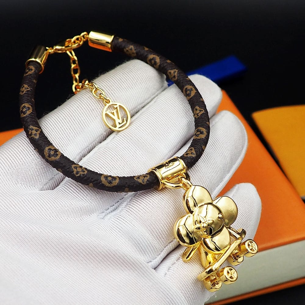 18K Louis Vuitton VIVIENNE KICK FLIP Bracelet