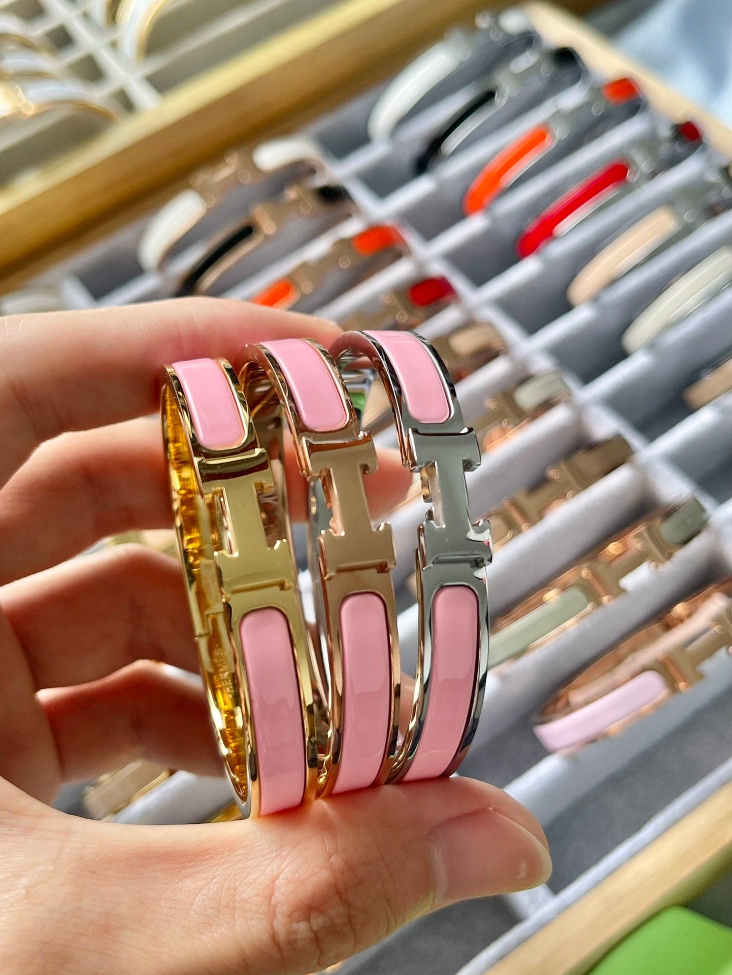 18K Clic Hermes Pink Bracelet