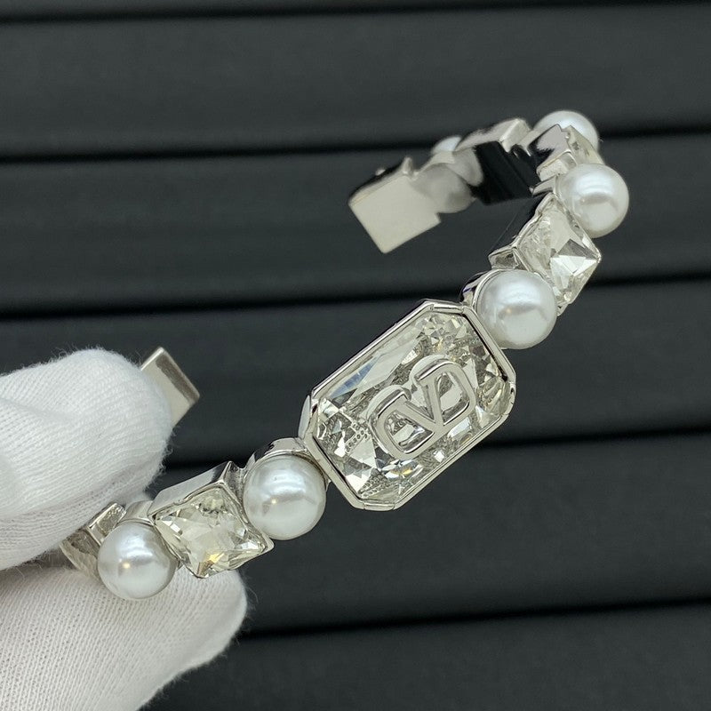 18K Valentino Pearls Bracelet