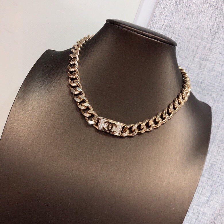 18K  Chanel Diamonds Chain Necklace