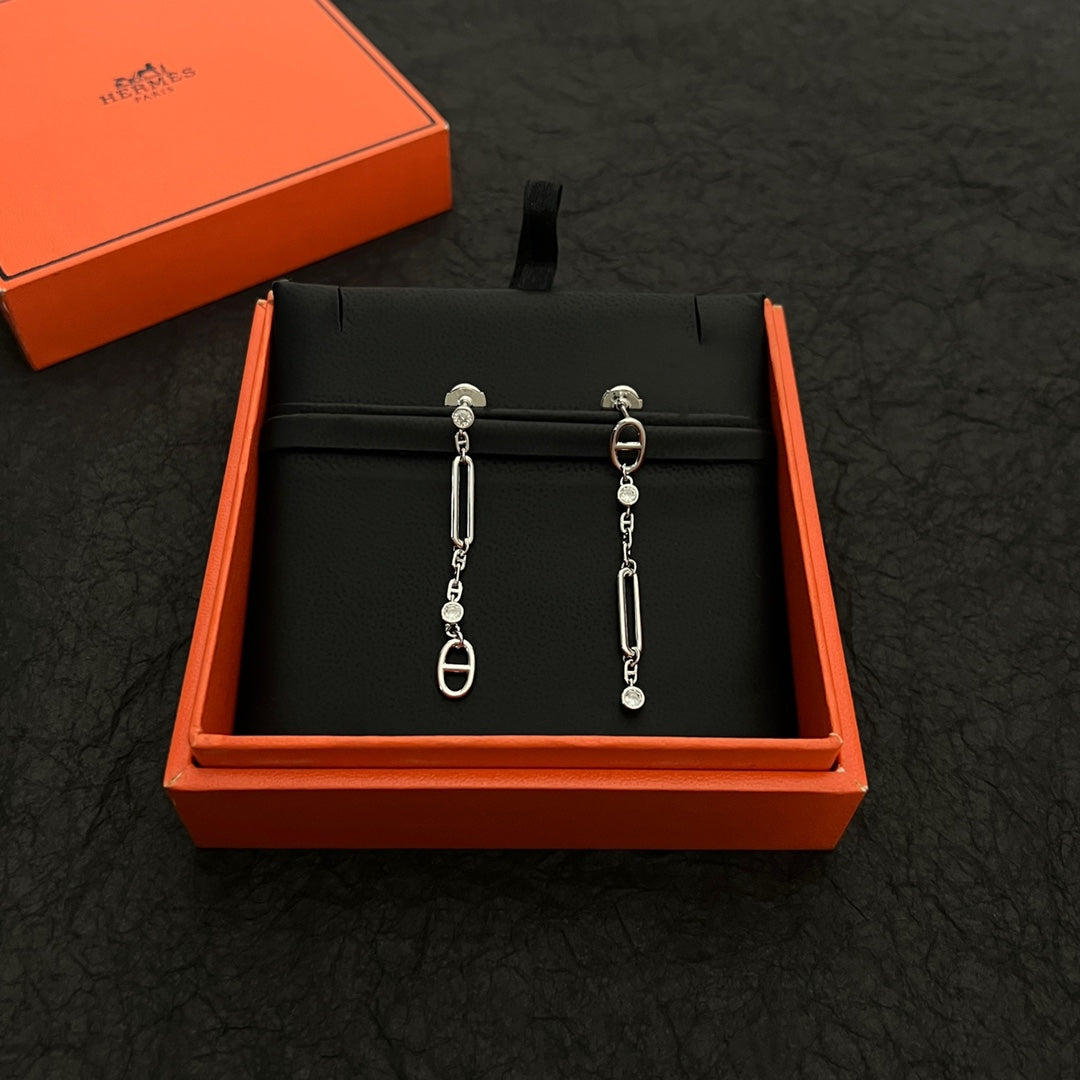 18K Chaine D'ancre Chaos Hermes Earrings