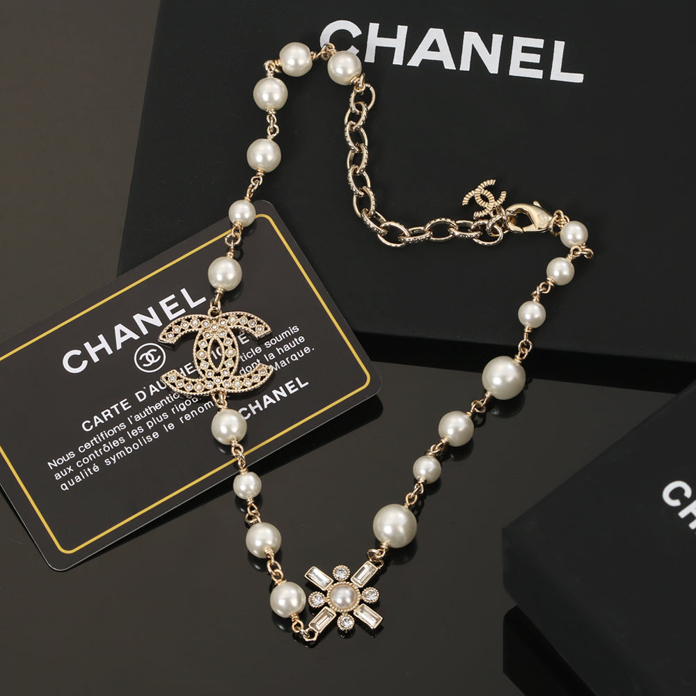 18K  Chanel Flower Pearls Necklace