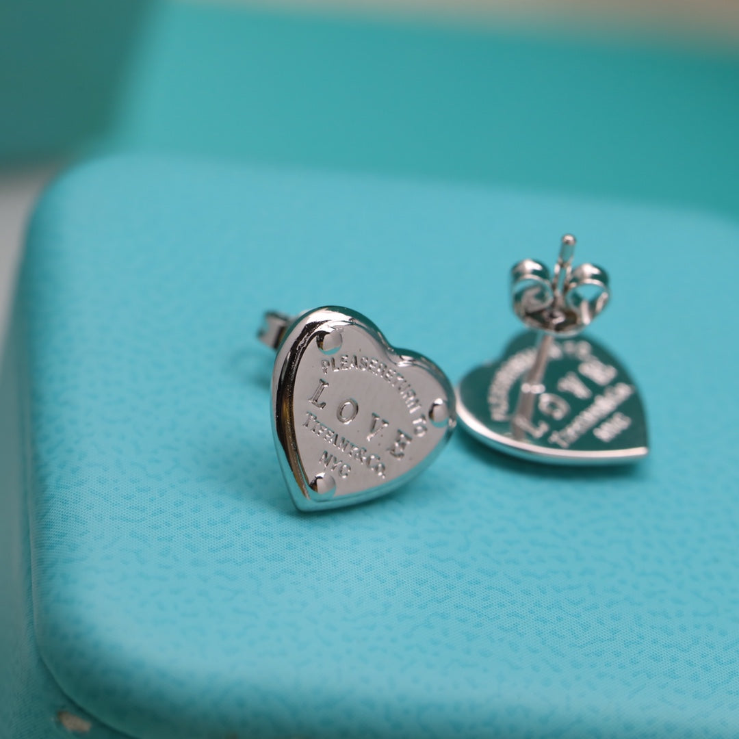 18K Return to Tiffany Love Earrings