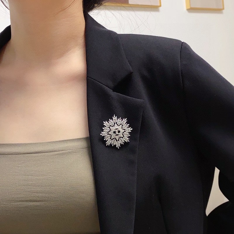18K  Chanel Flower Crystal Brooch