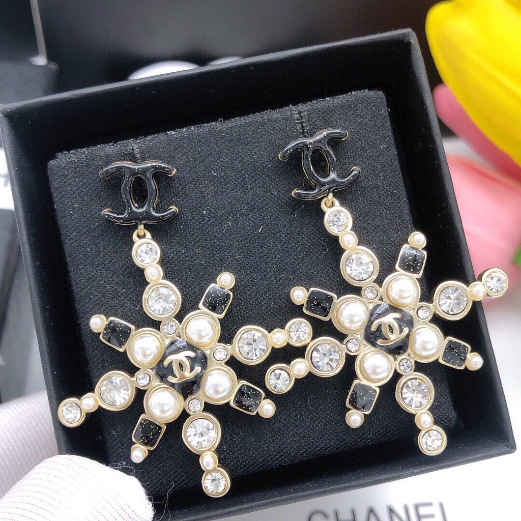 18K  Chanel Snow Flowers Earrings