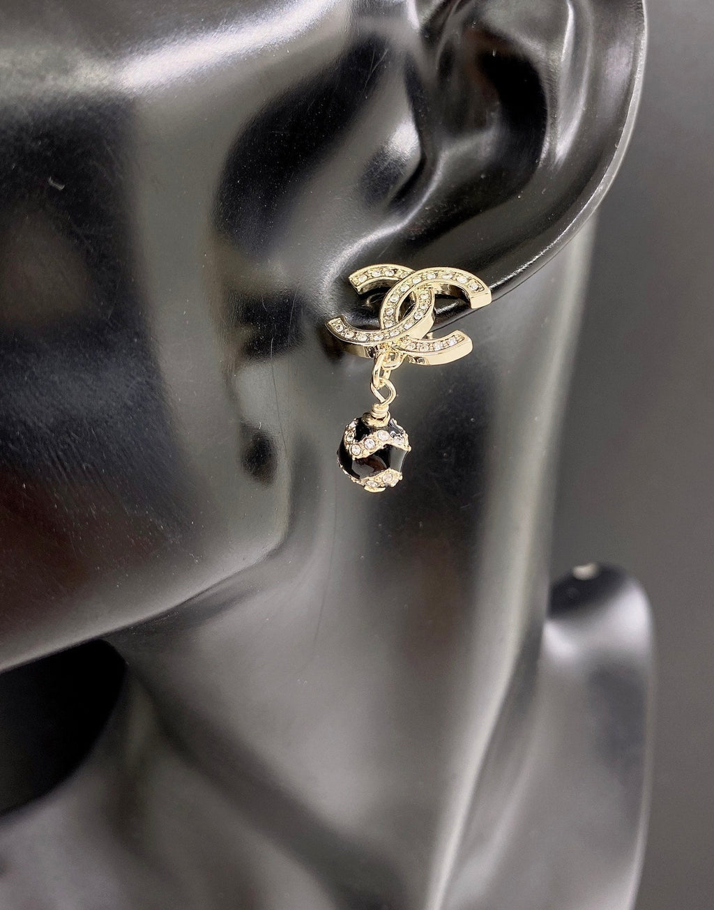 18K  Chanel Pearl Pendant Earrings
