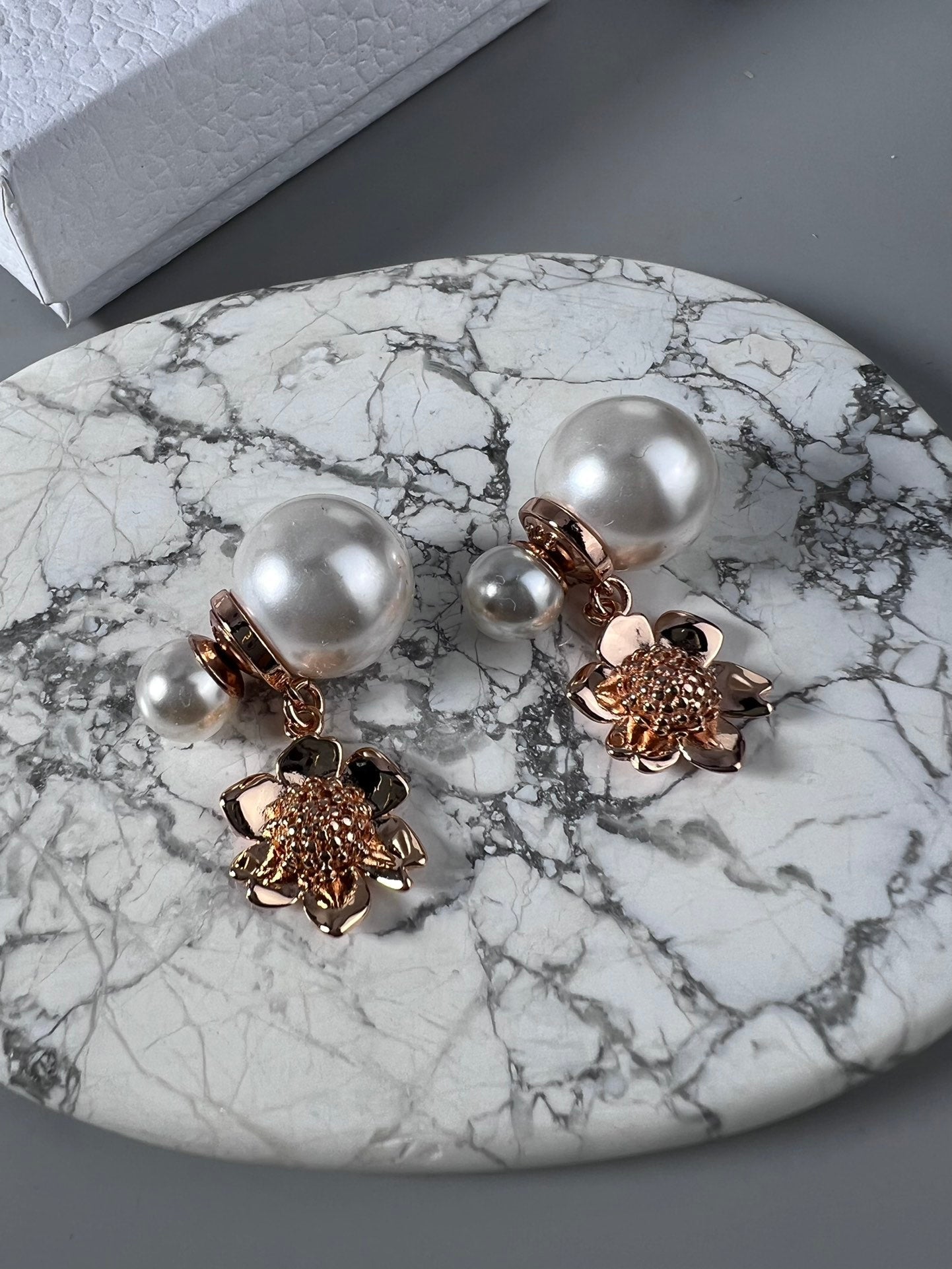 18K Dior Vintage Flower Pearl Earrings