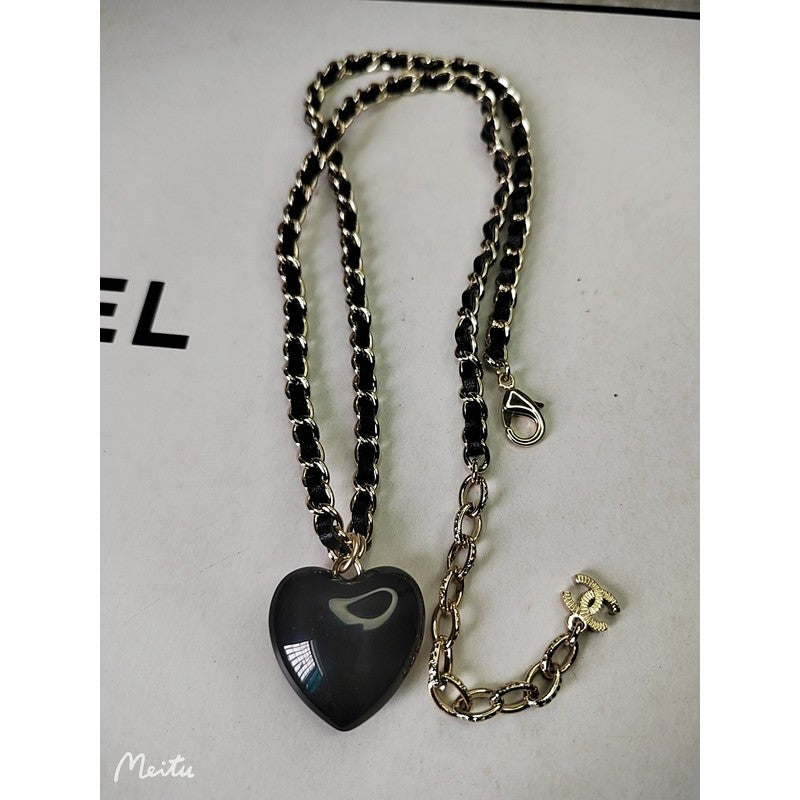 18K  Chanel Heart Pendant Necklace