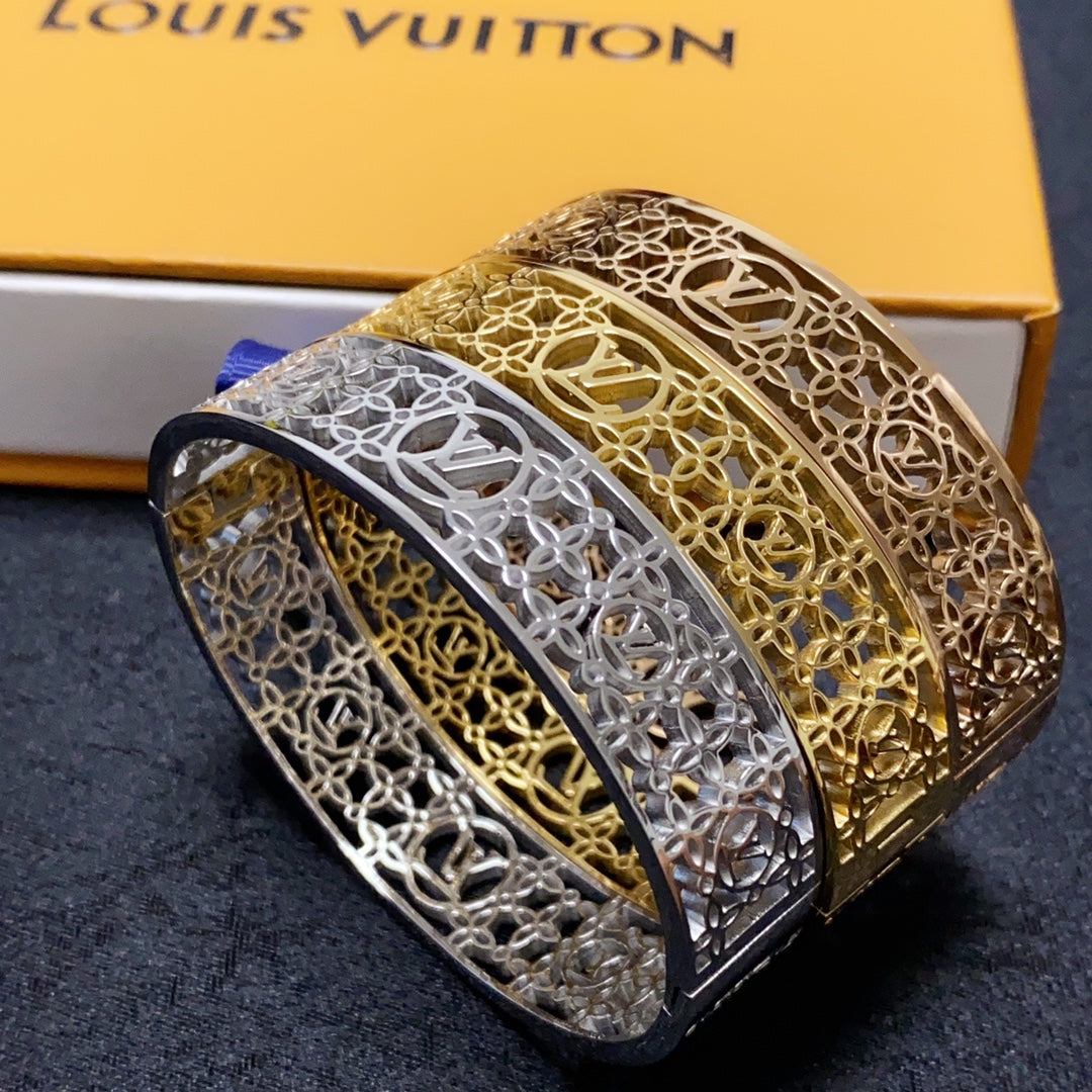 18K Louis Vuitton Hollow Bracelet