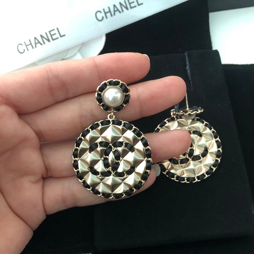 18K  Chanel Leather Round Earrings