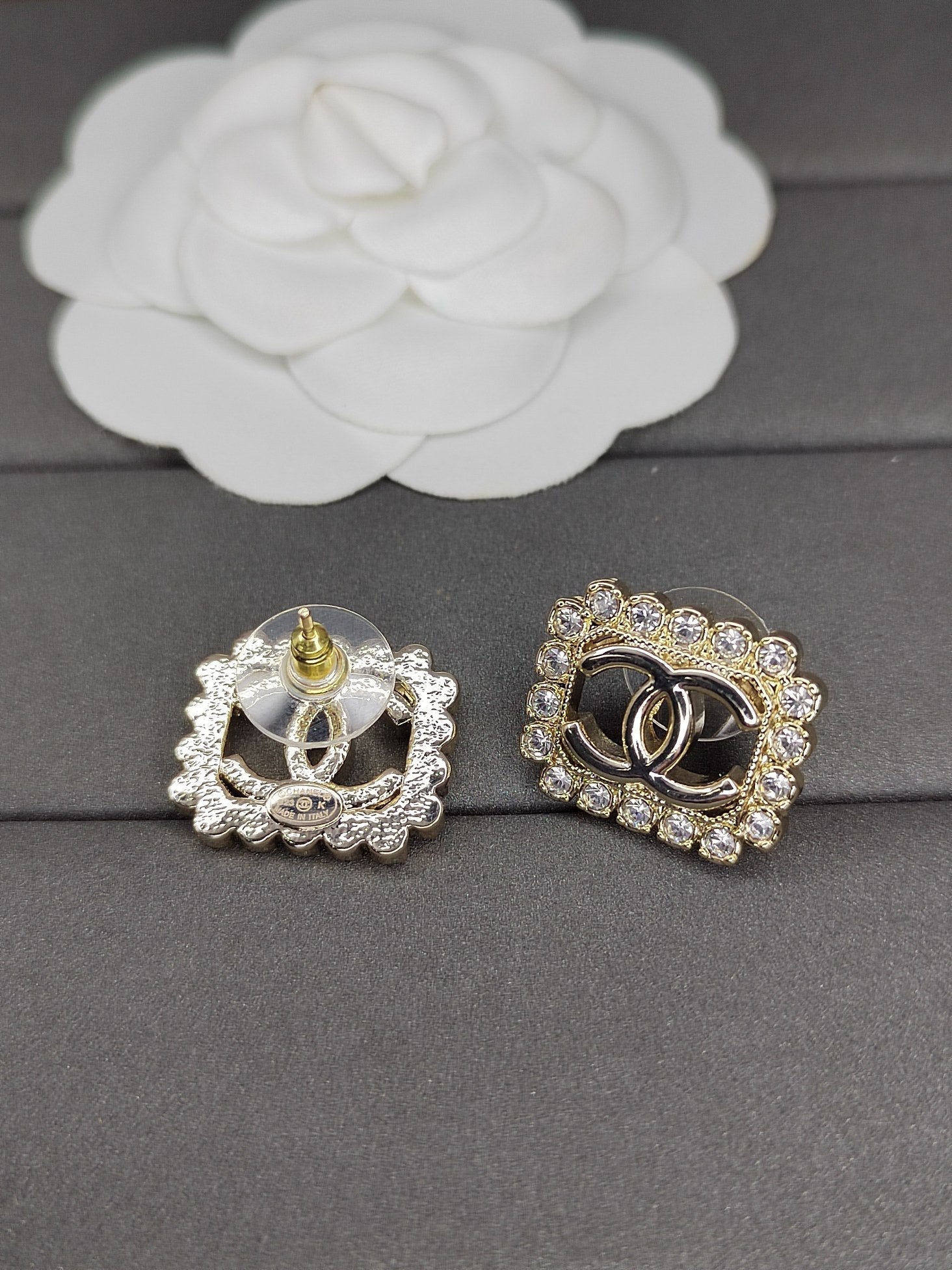 18K  Chanel Diamonds Earrings