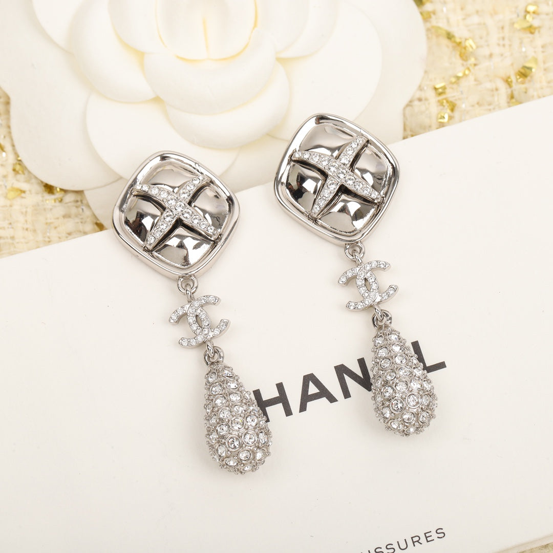 18K  Chanel Cross Rhombus Earrings