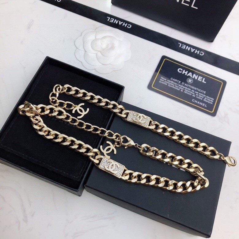 18K  Chanel Diamonds Chain Necklace