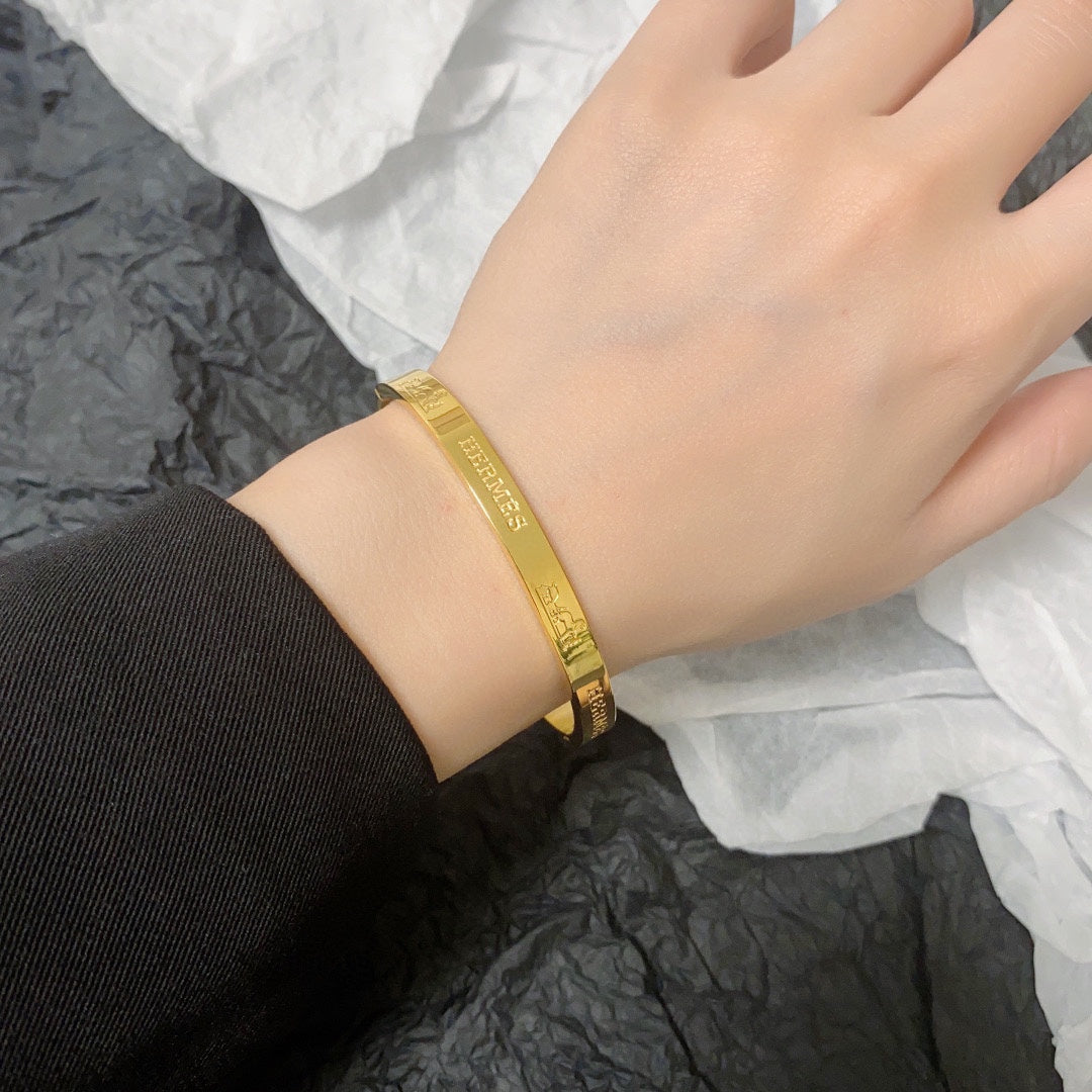 18K Hermes Bracelet