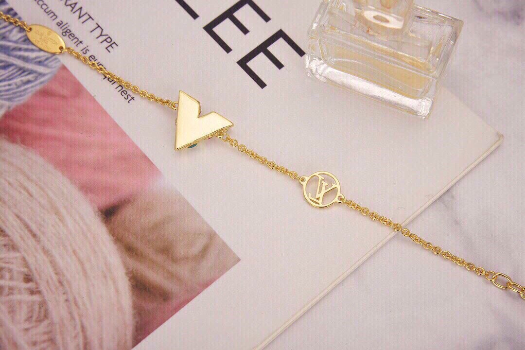 18K Louis Vuitton Essential V Plan¨¨te Bracelet