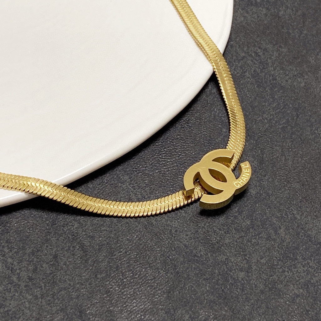 18K  Chanel Gold Chain Choker Necklace