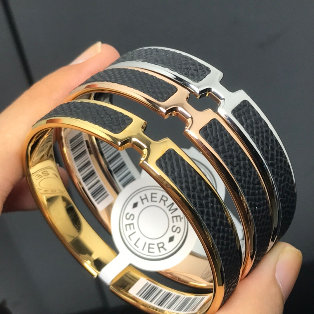 18K Olympe Black Hermes Bracelet