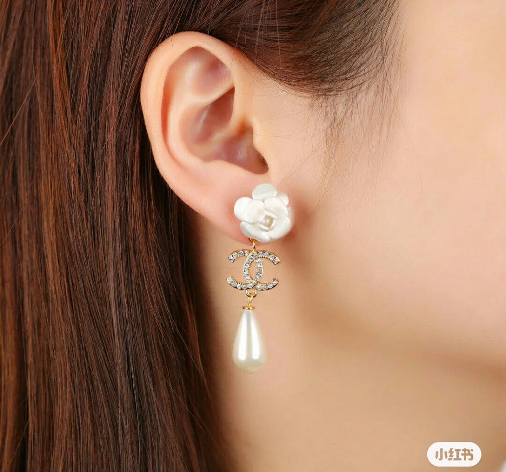 18K  Chanel Flower Pearl Earrings