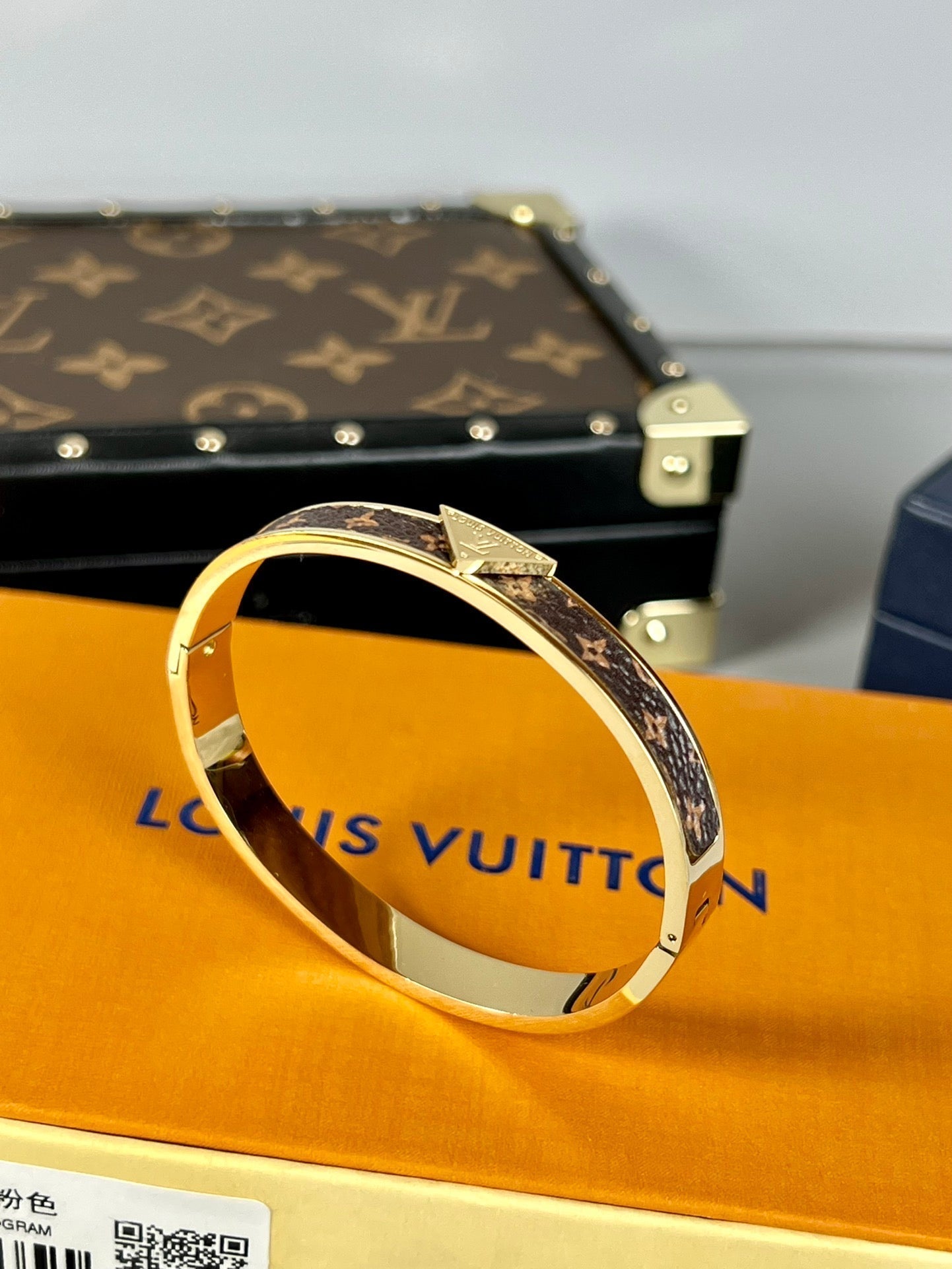 18K Louis Vuitton Vintage Leather Bracelet