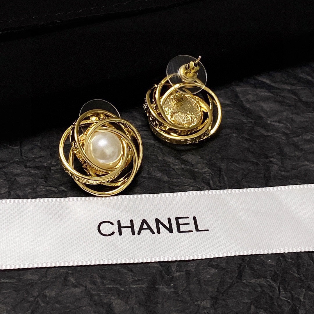 18K  Chanel Pearl Earrings