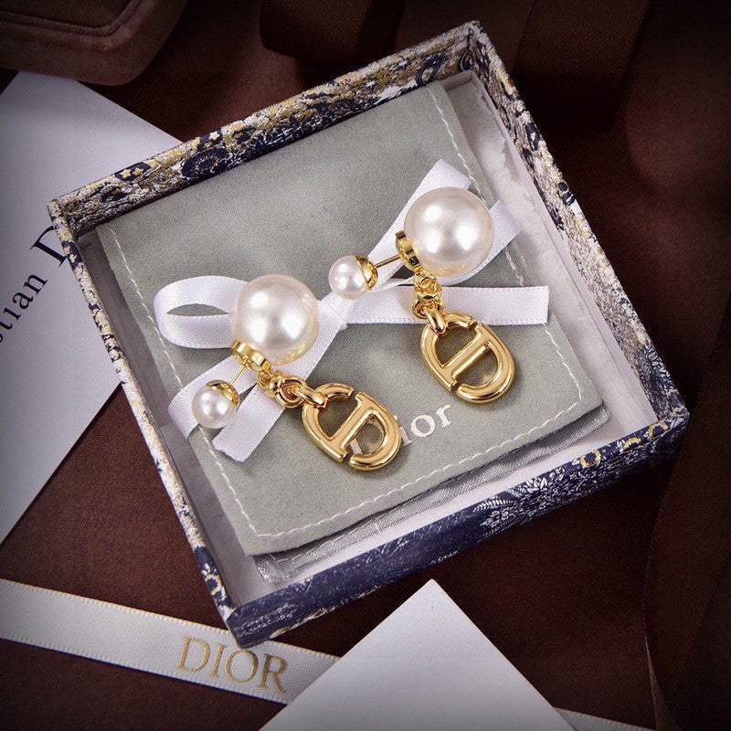 18K Dior Pearls Earrings