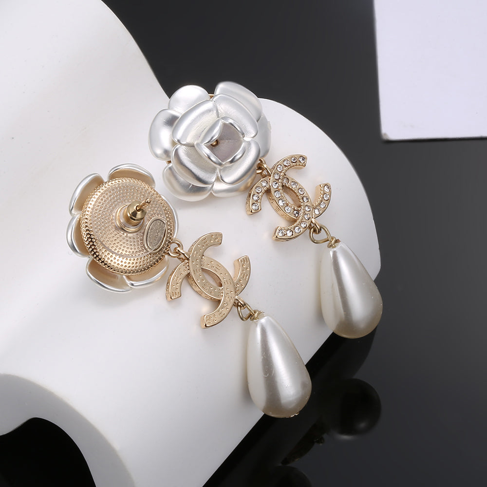 18K  Chanel Flower Pearl Earrings