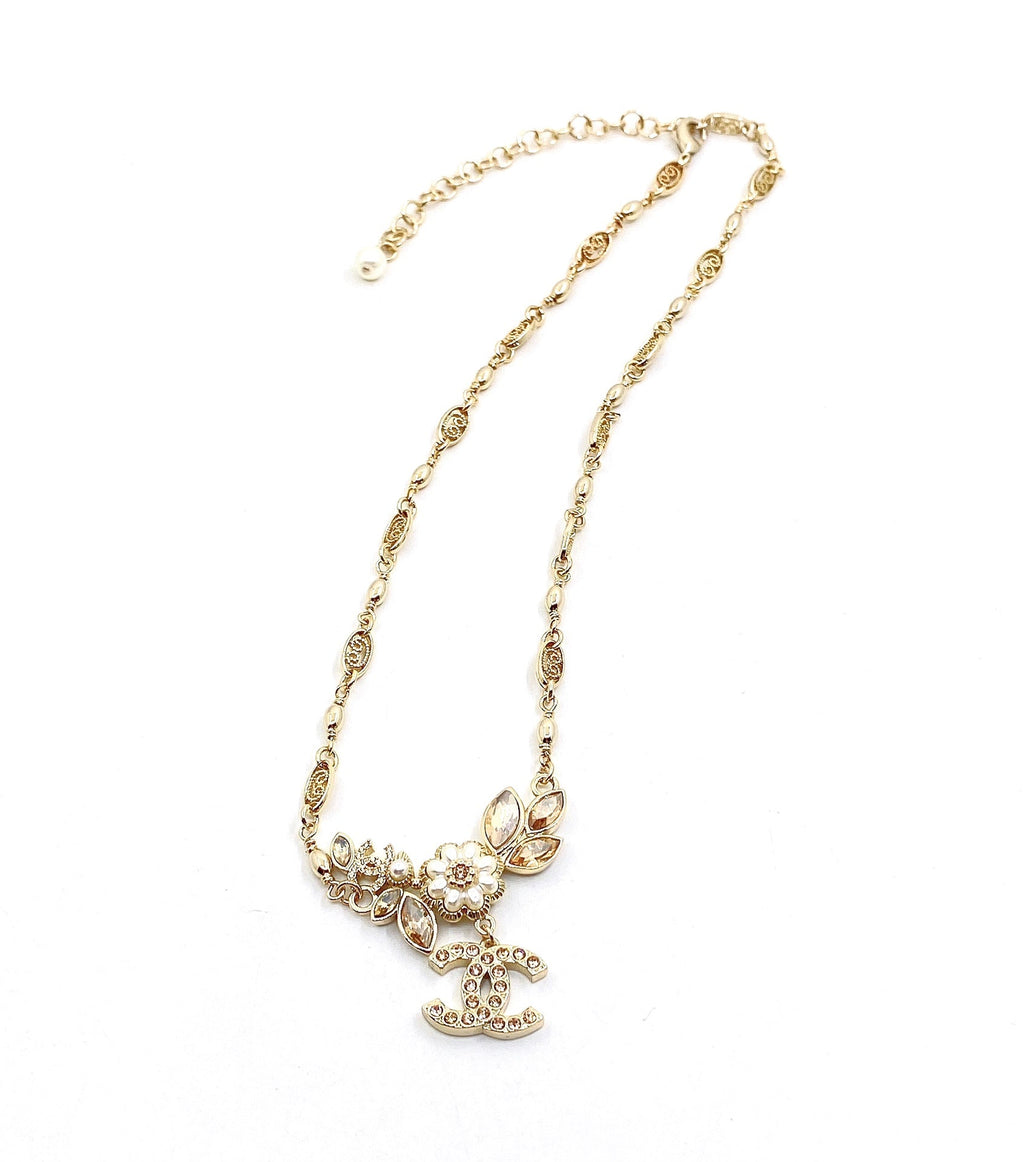 18K  Chanel Flower Pendant Necklace