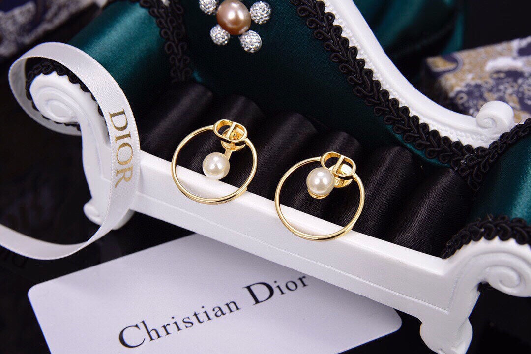 18K Dior 30 Montaigne Pearls Earrings