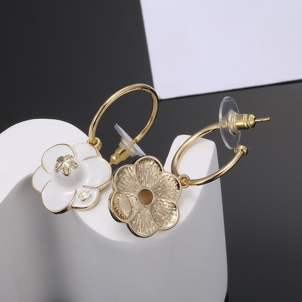 18K  Chanel Flower Earrings