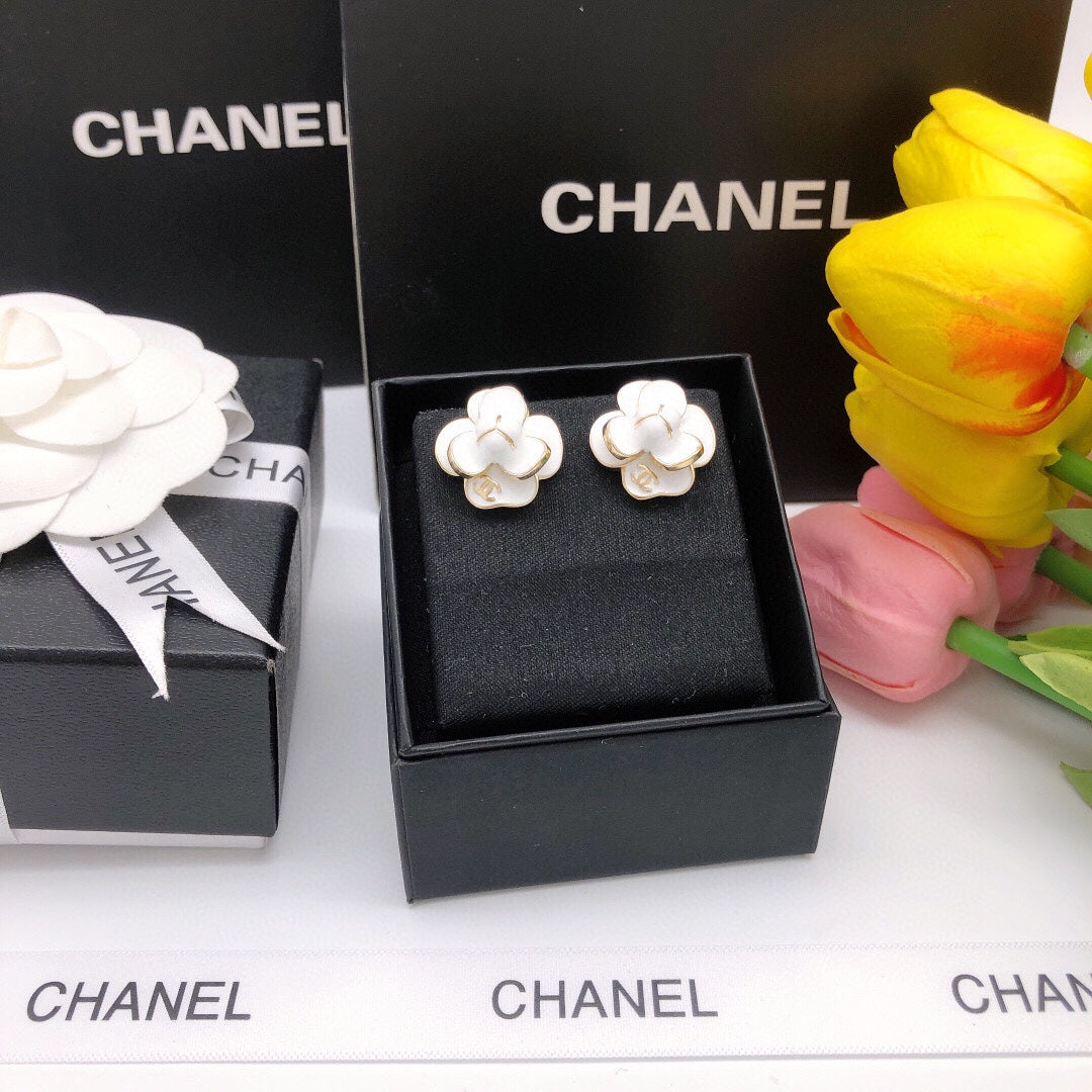 18K  Chanel Flower Pearl Earrings