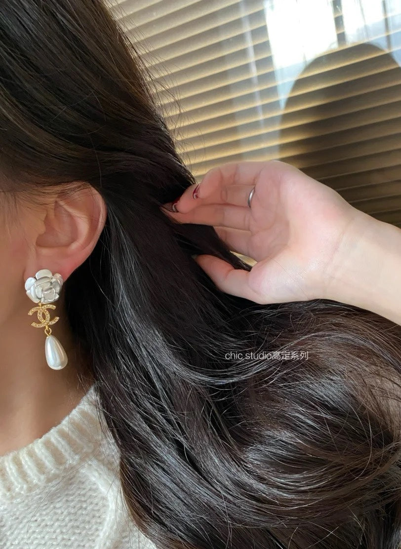 18K  Chanel Flower Pearl Earrings