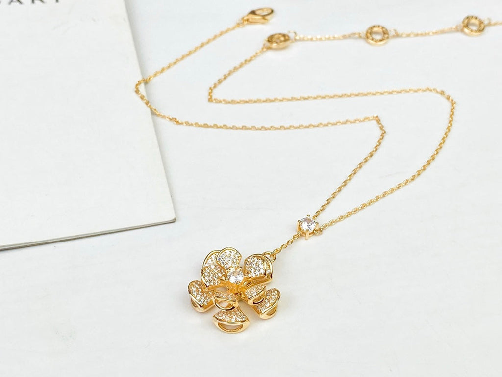 18K BVLGARI DIVAS' DREAM Necklace