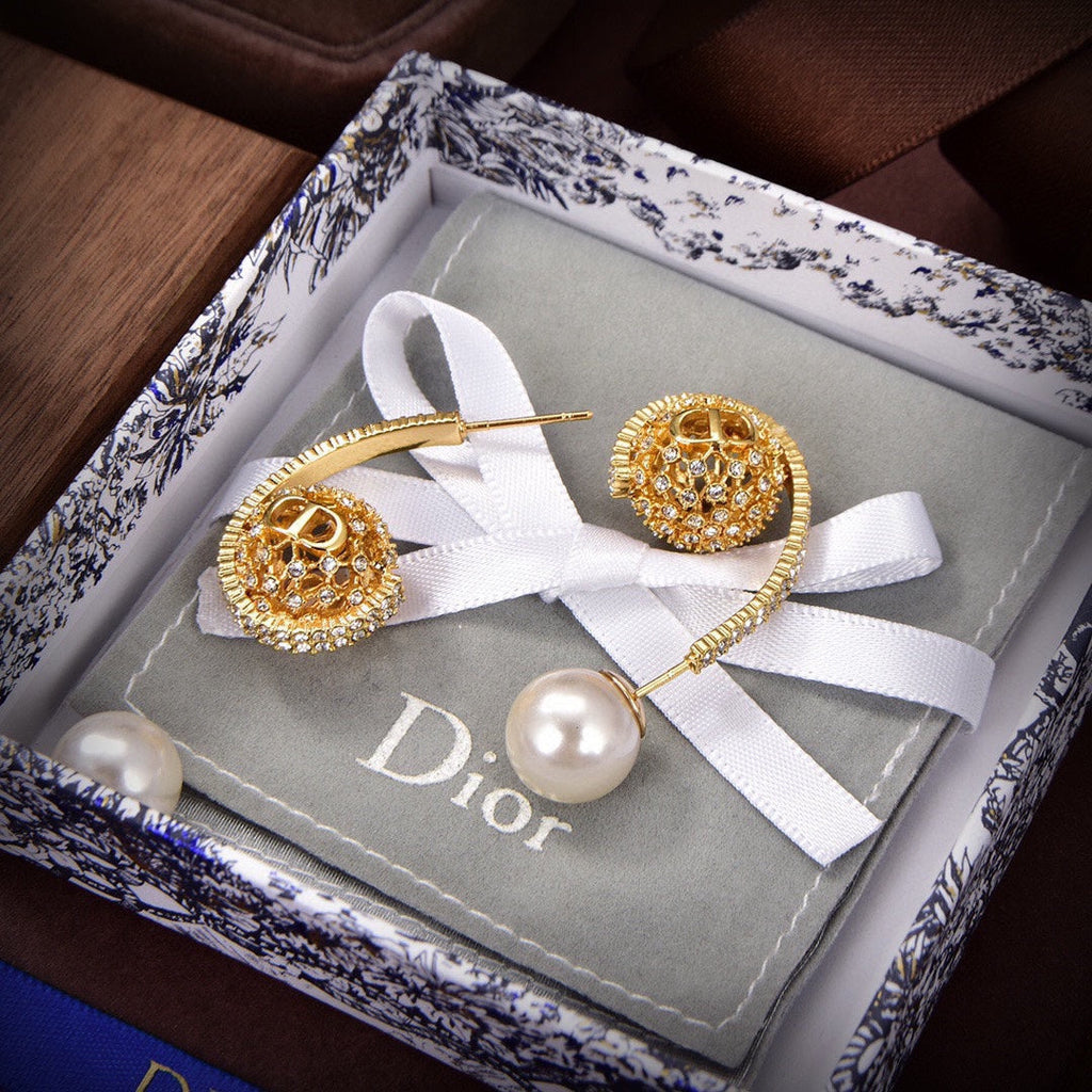 18K Dior Tribales White Resin Pearls Earrings