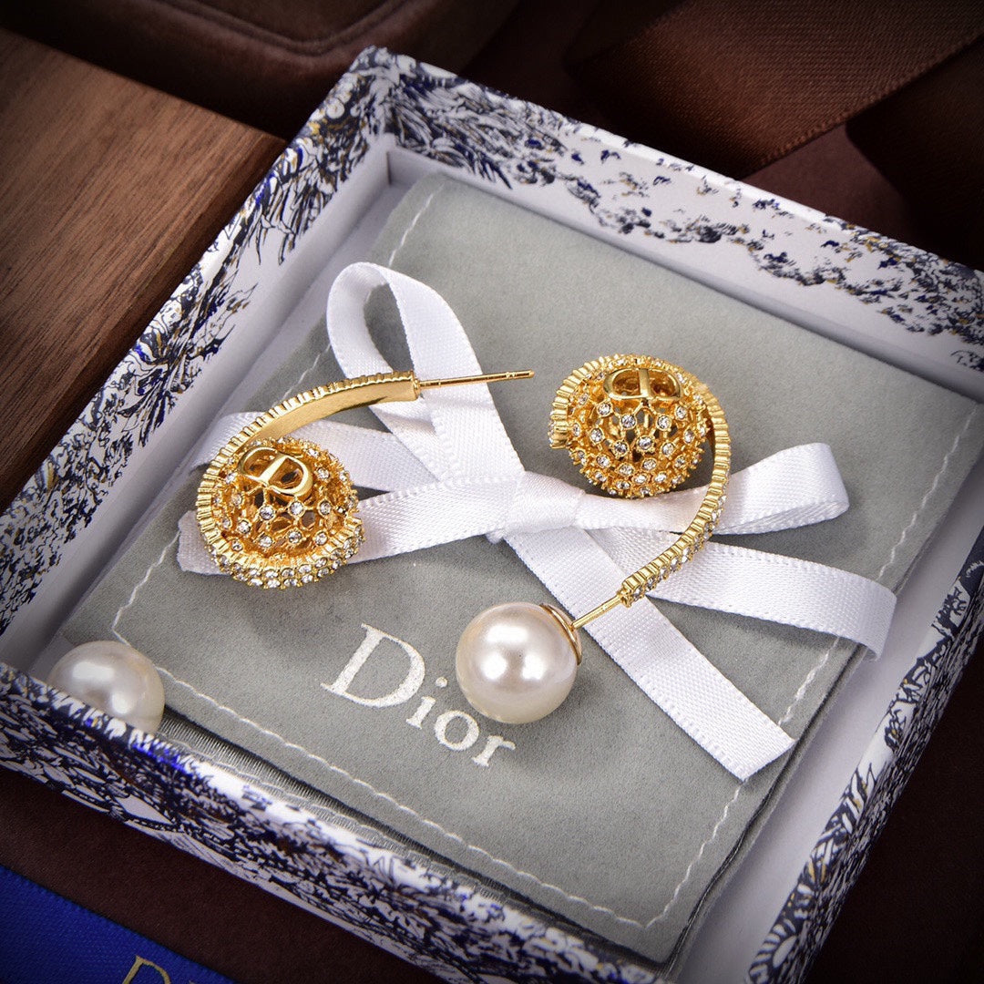 18K Dior Tribales White Resin Pearls Earrings