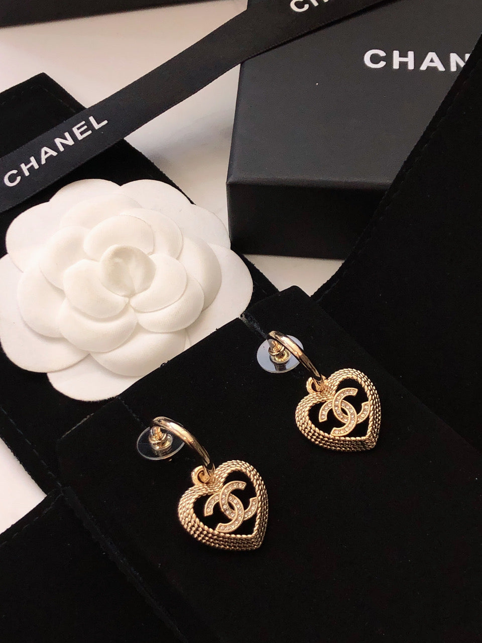 18K  Chanel Heart Strass Earrings