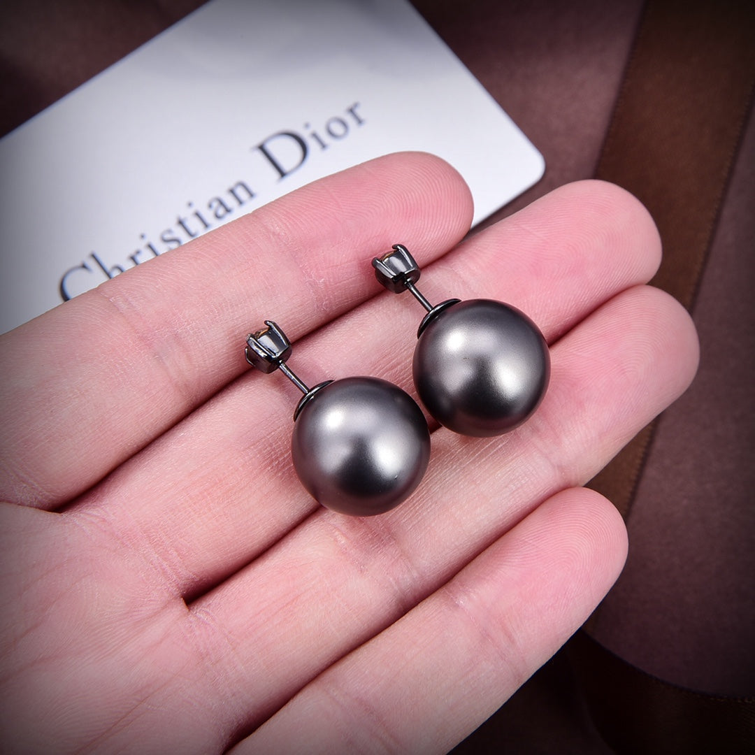 18K Dior Tribales Black Resin Pearls Earrings