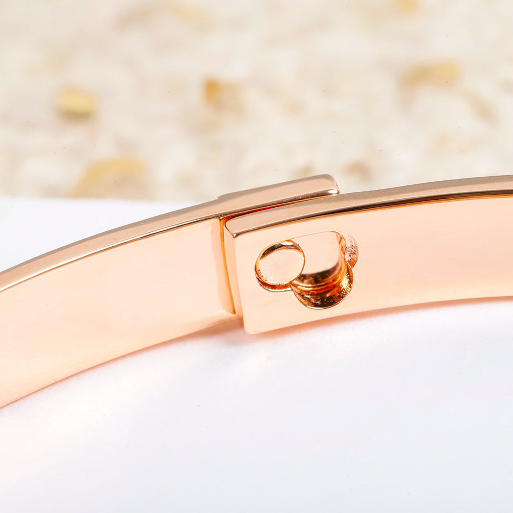 18K Collier De Chien Diamond Hermes Bracelet