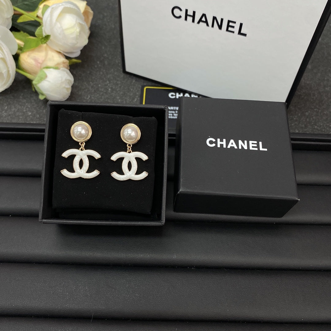 18K  Chanel White Pearl Earrings