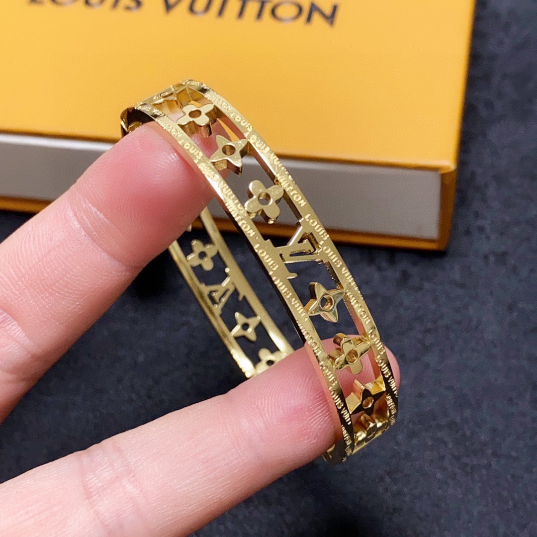 18K Louis Vuitton Crystal Hollow Bracelet