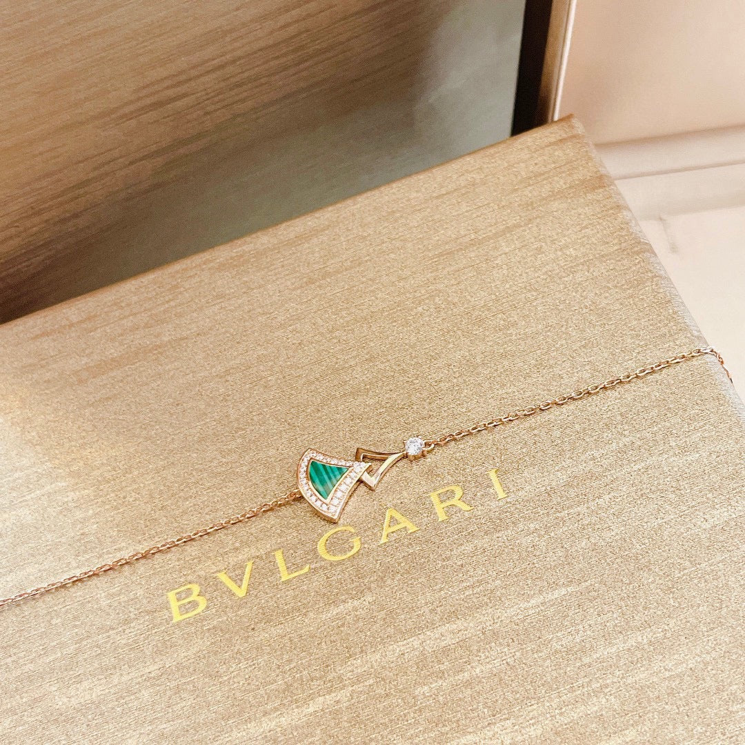 18K BVLGARI Dream Malachite Bracelet