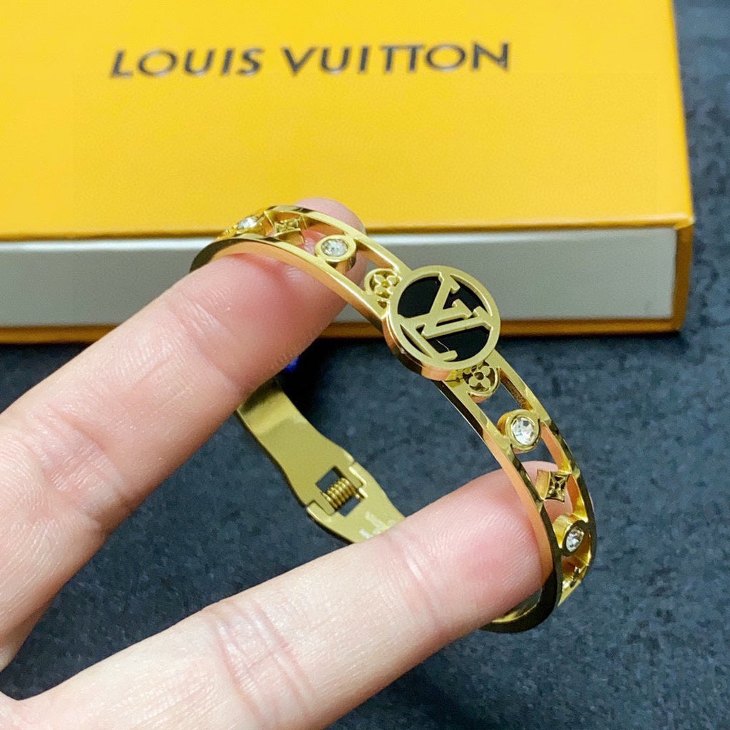 18K Louis Vuitton Gold Bracelet