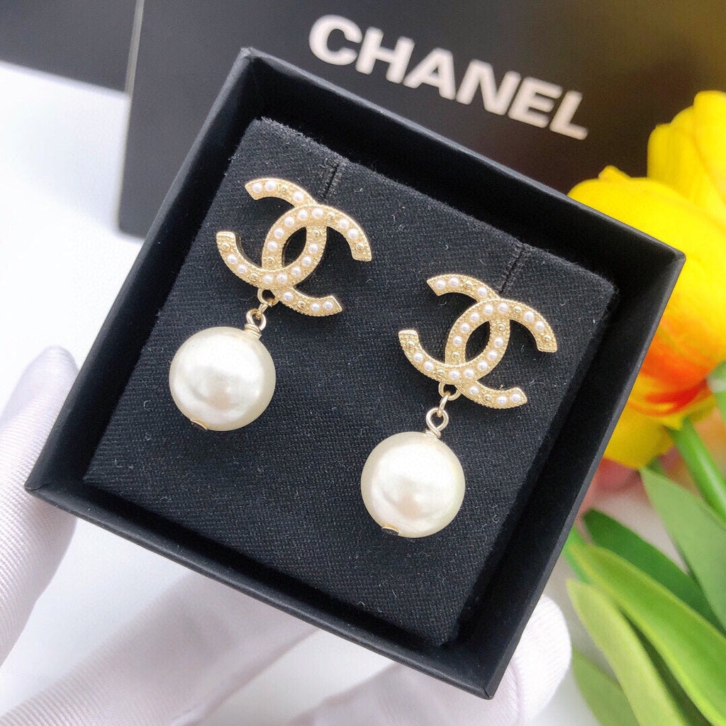 18K  Chanel Pearl Drop Earrings
