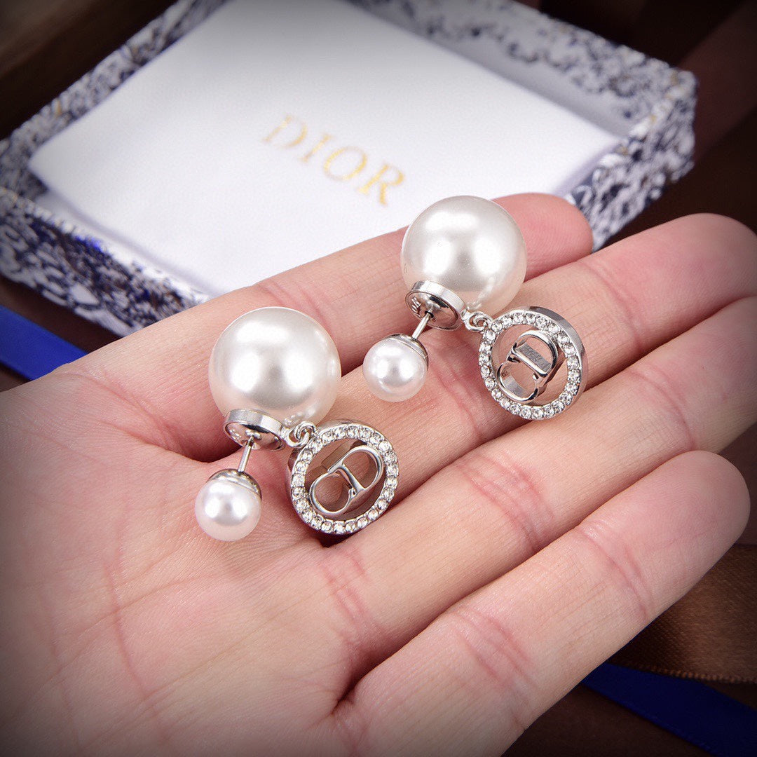 18K Dior Tribales White Resin Pearls Earrings