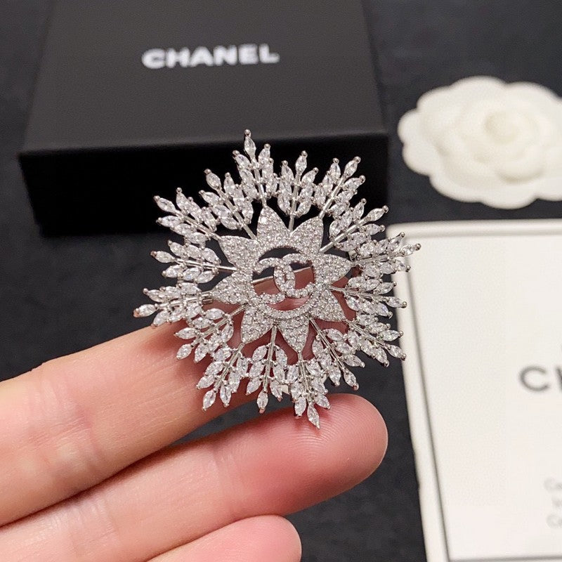 18K  Chanel Flower Crystal Brooch
