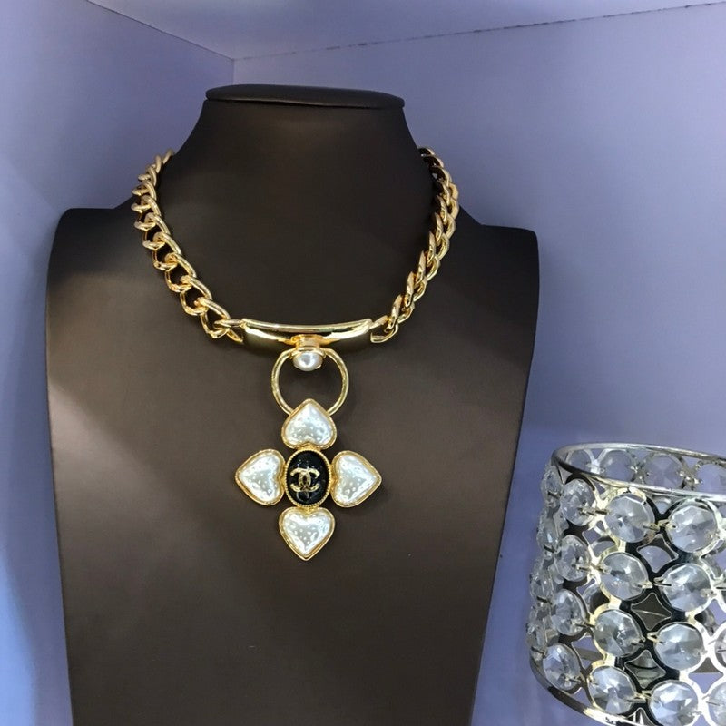 18K  Chanel Pearl Choker Chain Necklace
