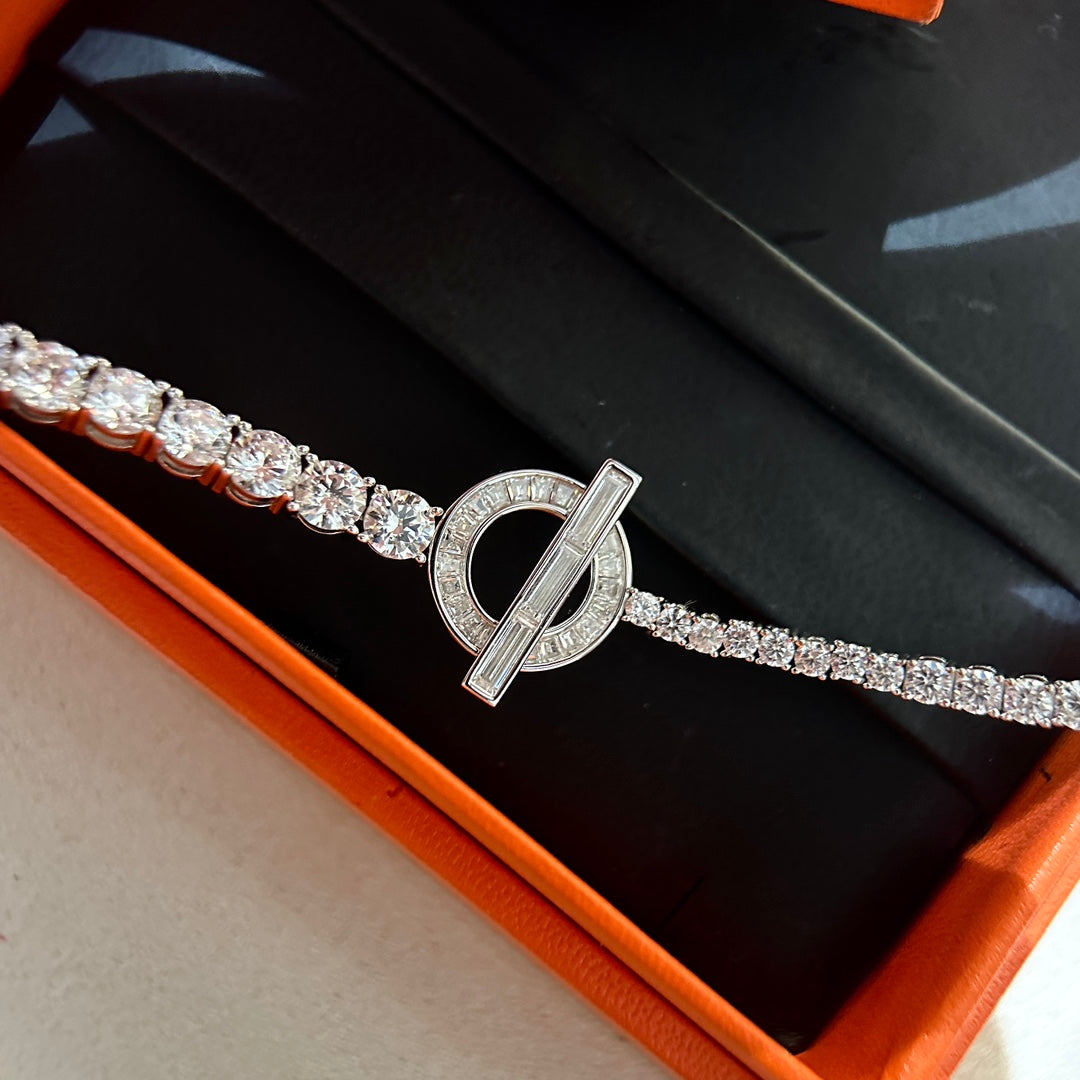 18K Finesse Link Diamond Hermes Bracelet